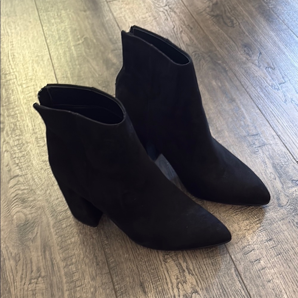 Steve Madden Black Ankle Booties with Chunky Heel